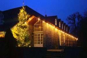 Install Christmas lights on a house